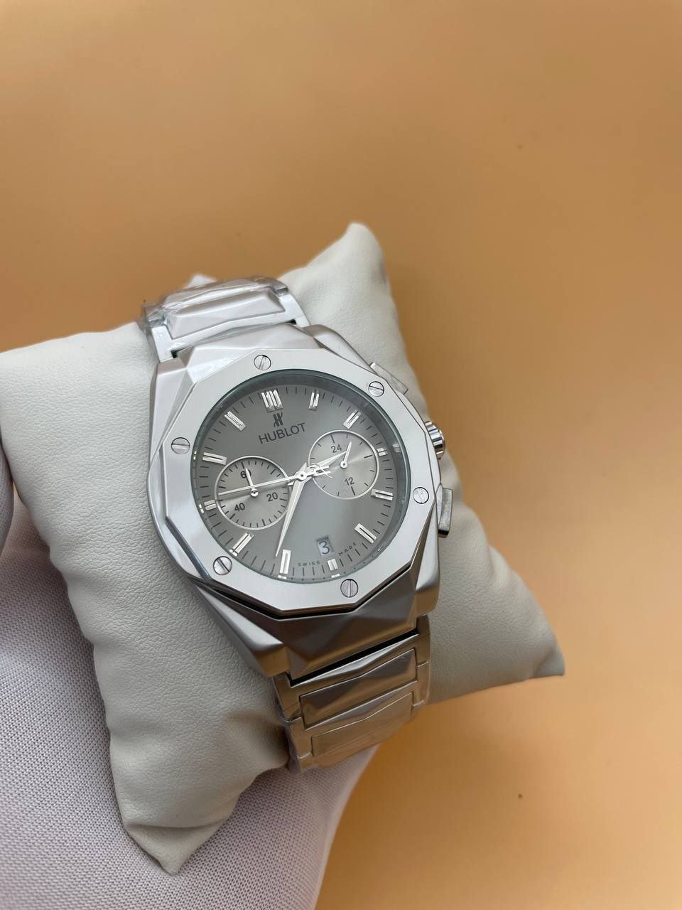 ساعة HUBLOT الرجالية الفاخرة - الصورة 4
